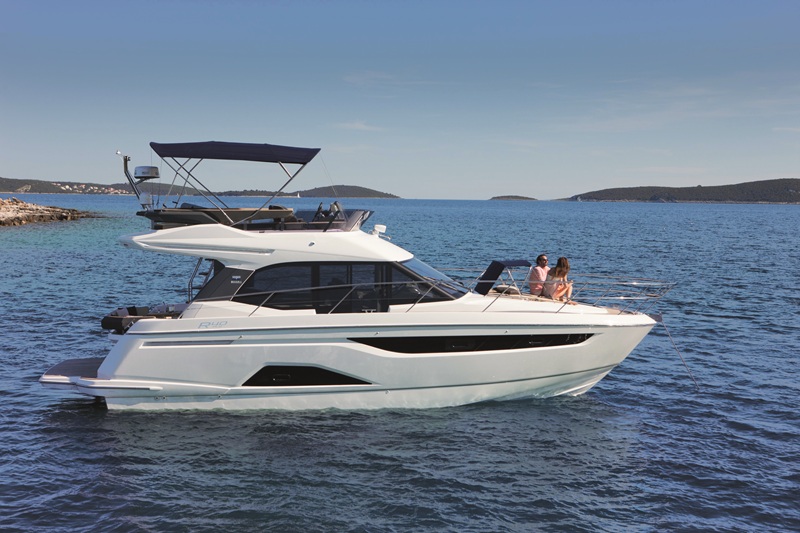 Bavaria R40 Fly